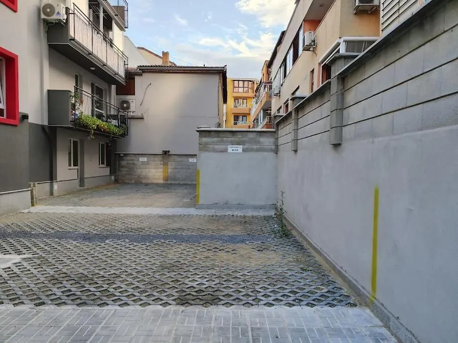 ~ Velvet ~ Central & Quiet Flat + Private Parking Varna Apartment