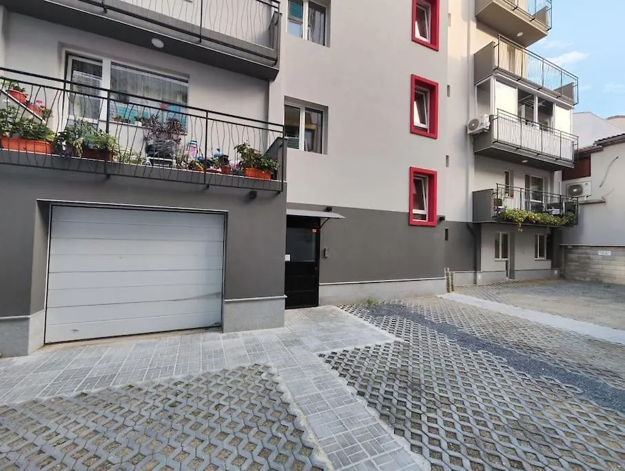 Appartamento ~ Velvet ~ Central & Quiet Flat + Private Parking Varna Bulgaria